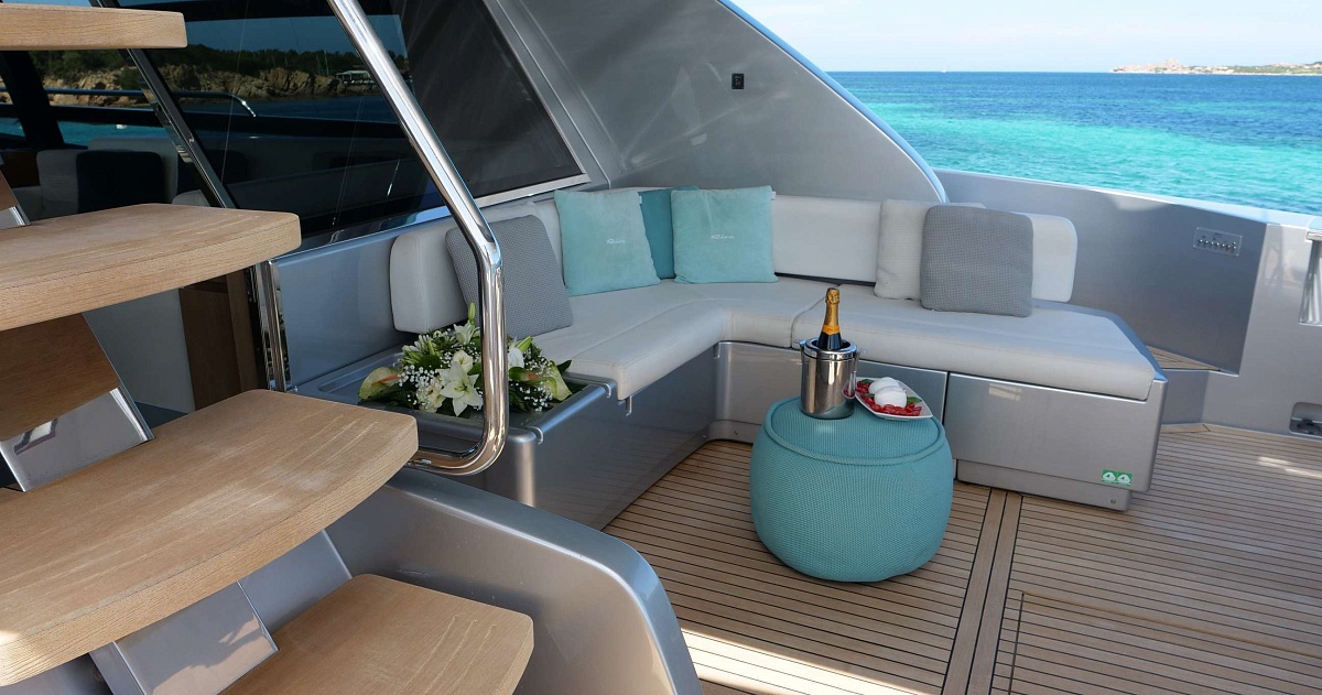 Аренда мега яхты Riva Perseo 76 на Сардинии, Италия